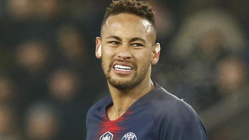Neymar hat wieder Probleme mit dem Mittelfußknochen. Neymar hat wieder Probleme mit dem Mittelfußknochen.