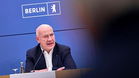 Berlins Regierender B&uuml;rgermeister Kai Wegner (CDU) war am ersten Tag des Stromausfalls nicht vor Ort im Bezirk Steglitz-Zehlendorf. (Archivbild)