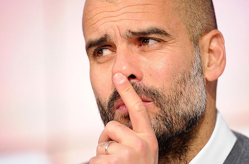 Lieber Taktik und Fußball statt Abteilung Attacke: Bayern-Trainer Pep Guardiola möchte sich an den Auseinandersetzungen zwischen Sportvorstand Matthias Sammer und Bremens Manager Thomas Eichin nicht beteiligen.