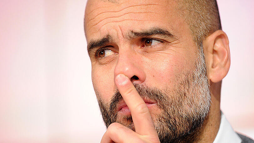 Lieber Taktik und Fußball statt Abteilung Attacke: Bayern-Trainer Pep Guardiola möchte sich an den Auseinandersetzungen zwischen Sportvorstand Matthias Sammer und Bremens Manager Thomas Eichin nicht beteiligen. Lieber Taktik und Fußball statt Abteilung Attacke: Bayern-Trainer Pep Guardiola möchte sich an den Auseinandersetzungen zwischen Sportvorstand Matthias Sammer und Bremens Manager Thomas Eichin nicht beteiligen.