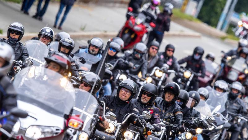 Tausende Motorradfahrer haben - wie hier mit einem Korso durch die Innenstadt von Schwerin - gegen drohende Fahrverbote demonstriert. Tausende Motorradfahrer haben - wie hier mit einem Korso durch die Innenstadt von Schwerin - gegen drohende Fahrverbote demonstriert.