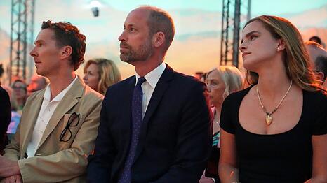 Benedict Cumberbatch (li.), Prinz William und Emma Watson in London.