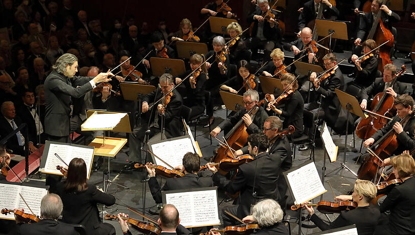 Vladimir Jurowski dirigiert die "Alpensinfonie" von Richard Strauss. Vladimir Jurowski dirigiert die "Alpensinfonie" von Richard Strauss.