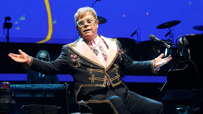 Elton John hat mit einer Lungenentzündung zu kämpfen