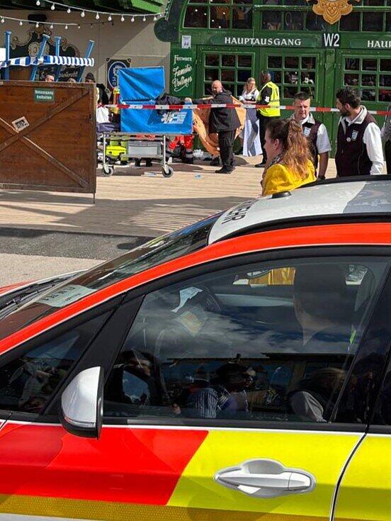 Nach zeitnahem Eintreffen der Aicher-Kräfte, darunter zwei Ärzte, ein fünfköpfiges Tragenteam sowie der Aicher-Supervisor zur Koordination aller Rettungskräfte, wurde die Versorgung nahtlos übernommen. Nach zeitnahem Eintreffen der Aicher-Kräfte, darunter zwei Ärzte, ein fünfköpfiges Tragenteam sowie der Aicher-Supervisor zur Koordination aller Rettungskräfte, wurde die Versorgung nahtlos übernommen.