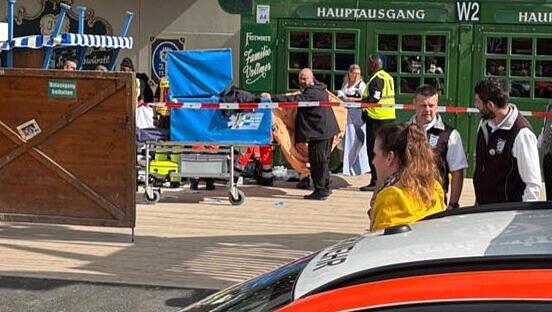 Nach zeitnahem Eintreffen der Aicher-Kräfte, darunter zwei Ärzte, ein fünfköpfiges Tragenteam sowie der Aicher-Supervisor zur Koordination aller Rettungskräfte, wurde die Versorgung nahtlos übernommen. Nach zeitnahem Eintreffen der Aicher-Kräfte, darunter zwei Ärzte, ein fünfköpfiges Tragenteam sowie der Aicher-Supervisor zur Koordination aller Rettungskräfte, wurde die Versorgung nahtlos übernommen.