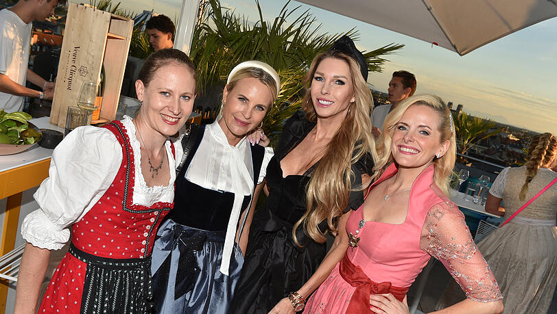 Sabine Kamrath, Sonja Kiefer, Sabine Piller und Daniela Vukovic Sabine Kamrath, Sonja Kiefer, Sabine Piller und Daniela Vukovic