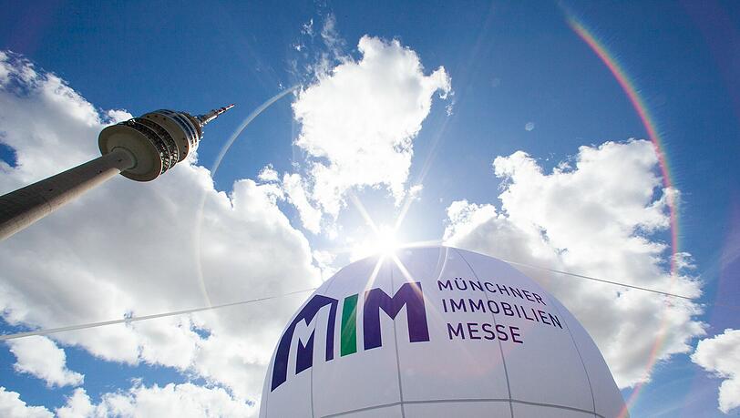 An diesem Wochenende ist das Ziel klar: Der Weg führt zur Münchner Immobilien Messe MIM. An diesem Wochenende ist das Ziel klar: Der Weg führt zur Münchner Immobilien Messe MIM.