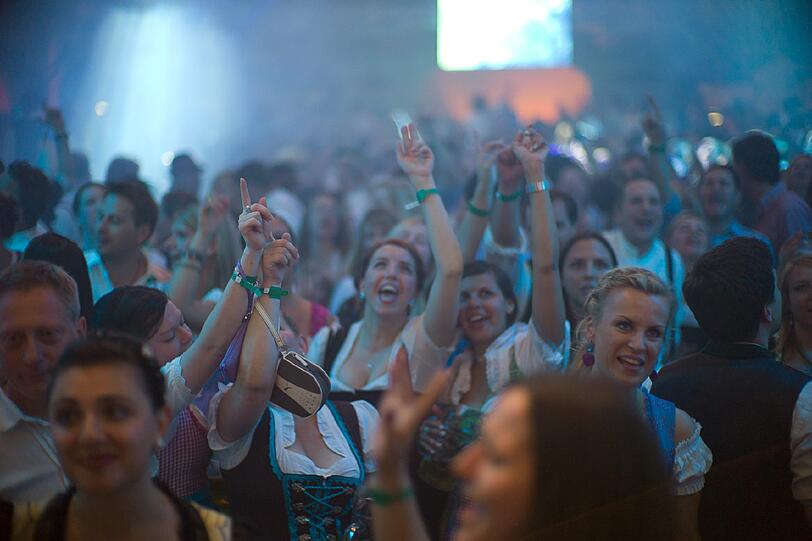 Das "Wiesn-Zelt am Stiglmaierplatz": Die besten Bilder.