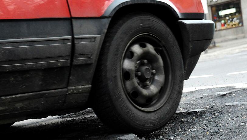 Ein Autoreifen fuhr dem 11-jährigen Schüler in Neuhausen über den Fuß. Ein Autoreifen fuhr dem 11-jährigen Schüler in Neuhausen über den Fuß.