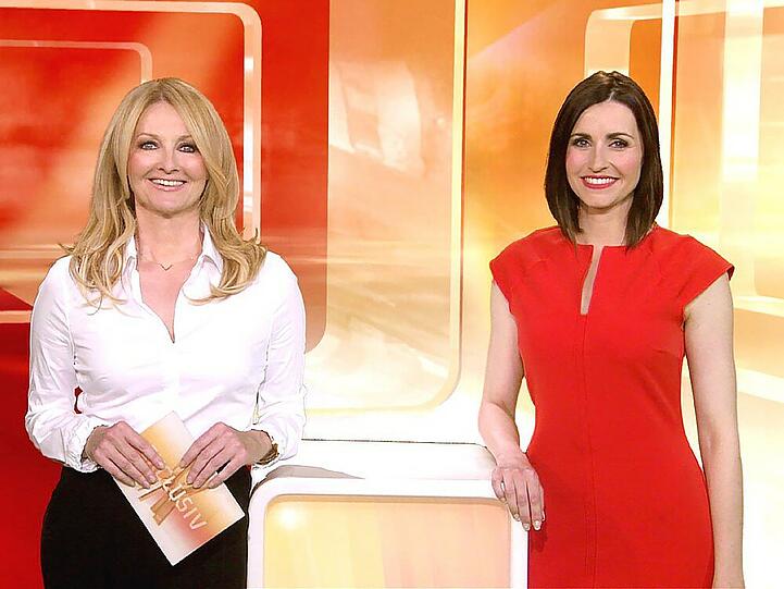 Frauke Ludowig und ihre neue Kollegin Bella Lesnik (r.)