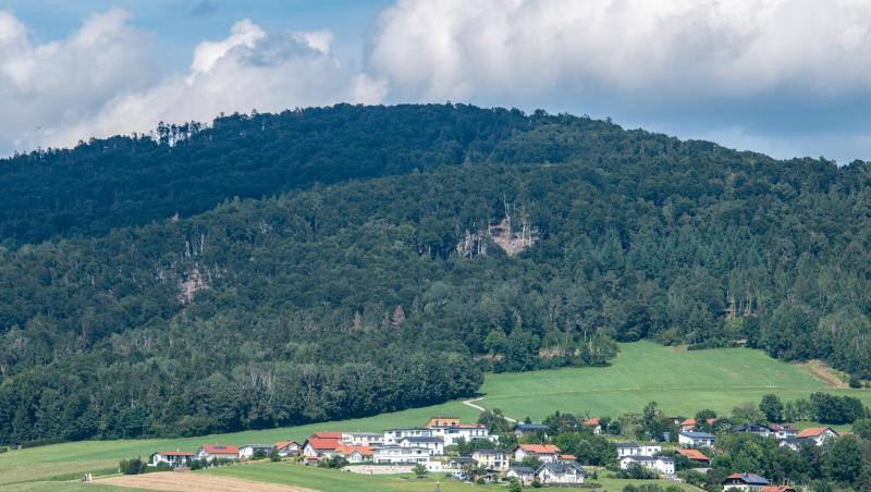 Der Ortsteil Germannsdorf der Stadt Hauzenberg vor dem Ruhmannsberg. Foto: Armin Weigel/Archivbild Der Ortsteil Germannsdorf der Stadt Hauzenberg vor dem Ruhmannsberg. Foto: Armin Weigel/Archivbild