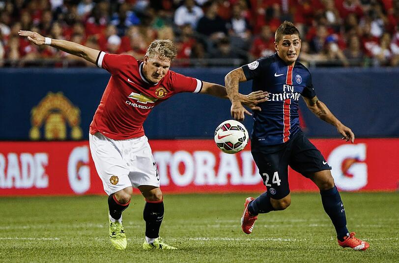 Bastian Schweinsteiger (l.) im Zweikampf mit Marco Verratti.
