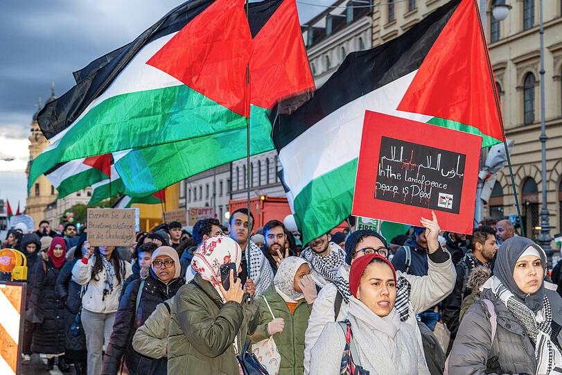 Teilnehmer bei der Pro-Palästina-Demo in München am Samstag.