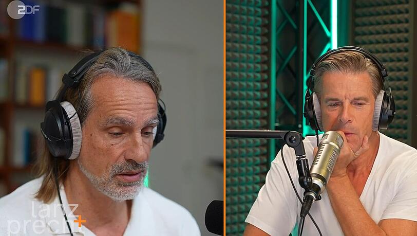 Richard David Precht (links) und Markus Lanz haben in ihrem Podcast "Lanz + Precht" über KI gesprochen. Richard David Precht (links) und Markus Lanz haben in ihrem Podcast "Lanz + Precht" über KI gesprochen.