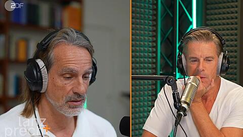 Richard David Precht (links) und Markus Lanz haben in ihrem Podcast "Lanz + Precht" &uuml;ber KI gesprochen.