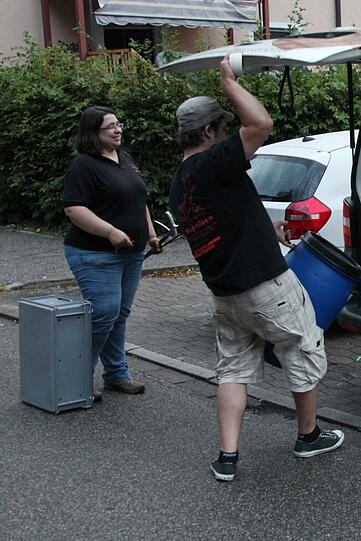 In Waldkraiburg wurde ein Mann vermeintlich von einer Schlange gebissen. Daran gibt es jedoch berechtigte Zweifel. Die Bilder vom Einsatzort.