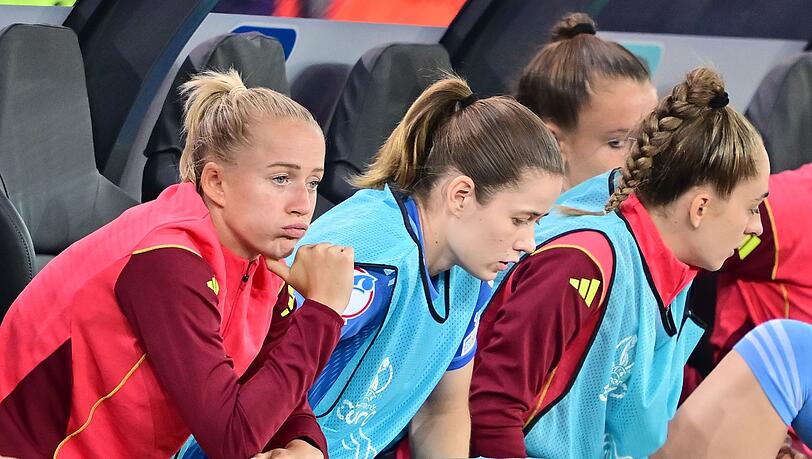 Torjägerin Lea Schüller (l.): Läuft nicht so für das deutsche EM-Team.
