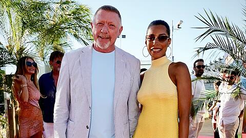 Boris Becker und Lilian de Carvalho Monteiro sind seit 2024 verheiratet und seit November 2025 Eltern einer Tochter. Zudem hat der ehemalige Tennisprofi vier weitere Kinder.