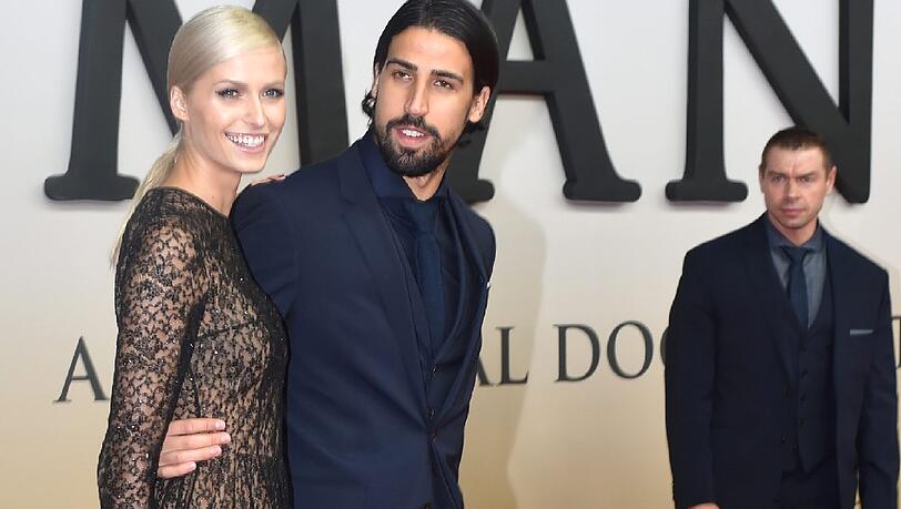 Premiere von "Die Mannschaft": Die DFB-Elf zeigt ihre heißen Spielerfrauen auf dem roten Teppich. Die Bilder mit Lena Gercke, Ann-Kathrin Brömmel, Cathy Fischer, Lisa Müller, Lisa Rossenbach Premiere von "Die Mannschaft": Die DFB-Elf zeigt ihre heißen Spielerfrauen auf dem roten Teppich. Die Bilder mit Lena Gercke, Ann-Kathrin Brömmel, Cathy Fischer, Lisa Müller, Lisa Rossenbach