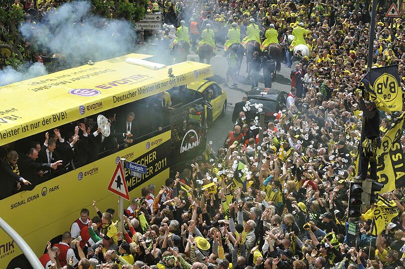 Dortmund stand Kopf: Am Sonntag feierte die Stadt den neuen Deutschen Meister. Freudentaumel in Schwarz-Gelb.