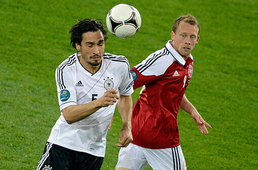 MATS HUMMELS: Note 3. Sah unglücklich aus beim 1:1, kam zu spät, eine Teilschuld. Wagt sich immer wieder nach vorne, schoss mit der Pike knapp vorbei (41.).