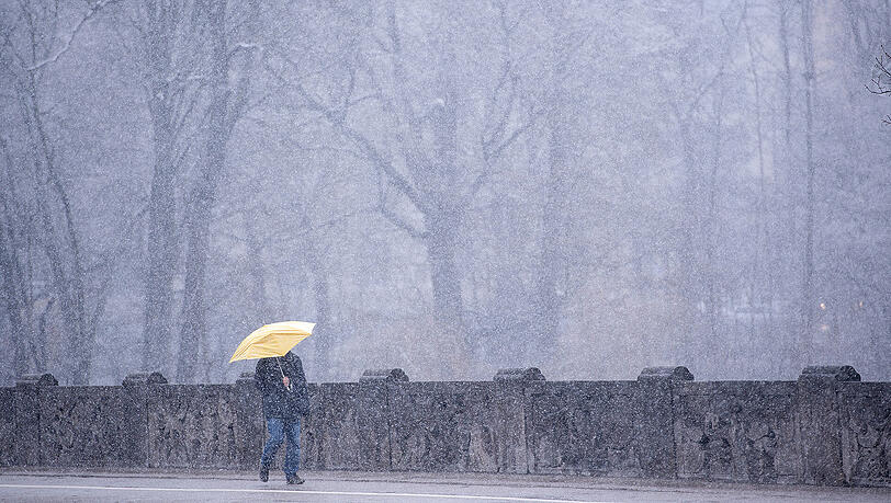 Im neuen Jahr soll es deutlich winterlicher werden - auch Schnee in München ist möglich. (Archivbild) Im neuen Jahr soll es deutlich winterlicher werden - auch Schnee in München ist möglich. (Archivbild)