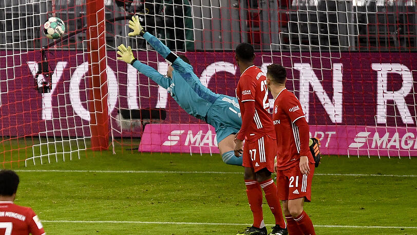 Manuel Neuer musste gegen Wolfsburg erneut hinter sich greifen. Manuel Neuer musste gegen Wolfsburg erneut hinter sich greifen.