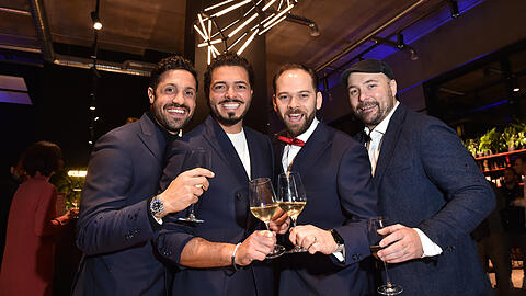 Stefan Schmidl (Münchner Franchise-Partner), Geschäftsführer Corrado Celebre, Daniele Buscemi und Nando Benincasa bei der Celebre-Eröffnung
