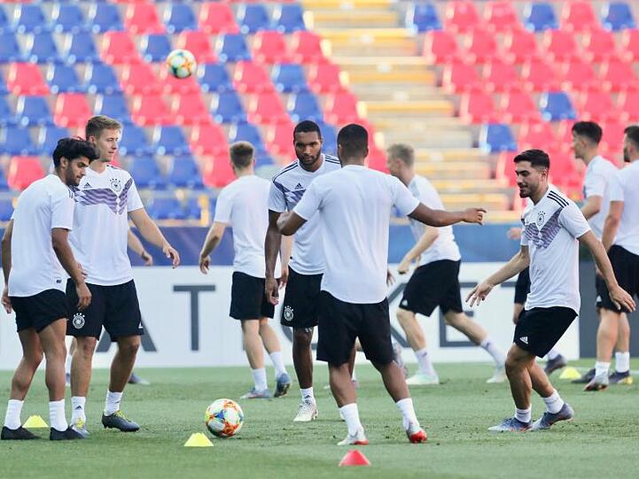 Training für das Halbfinale: Niemand in der deutschen U21-Mannschaft will die Rumänen unterschätzen.