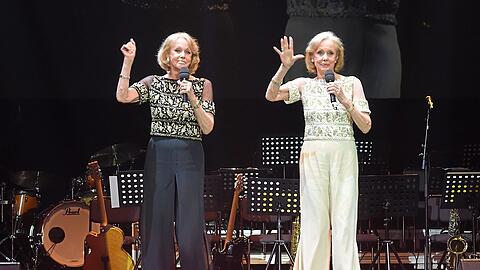 Die Kessler-Zwillinge bei ihrem Auftritt während der Gala zum 70. Jubiläum der Abendzeitung.