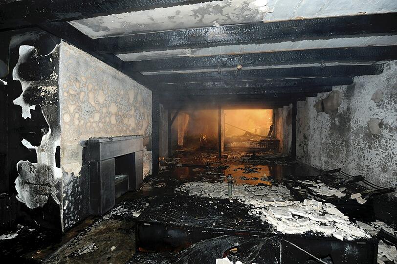 Feuer in Brenos Wohnhaus in Grünwald - Der Bayern-Spieler wurde leicht verletzt. Die Bilder