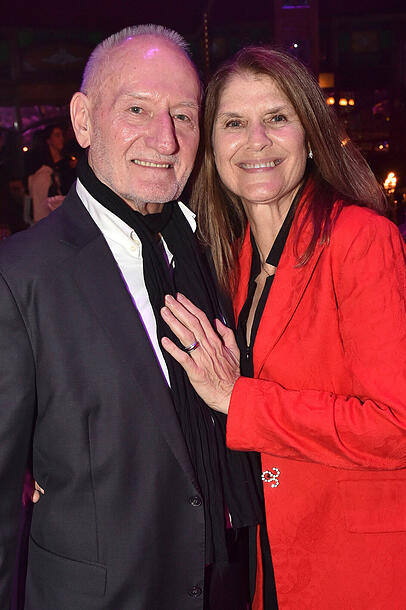 Bei Sepp Schauer und Corinna Binzer gibt es zu Weihnachten W&uuml;rstl-Potpourri mit Brezen und Kartoffelsalat.