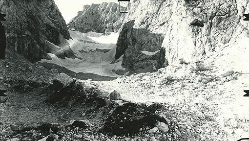 Das Blaueis in den Berchtesgadener Alpen ist der nördlichste Gletscher der Alpen. Hier ein Foto aus dem Jahr 1980. Das Blaueis in den Berchtesgadener Alpen ist der nördlichste Gletscher der Alpen. Hier ein Foto aus dem Jahr 1980.