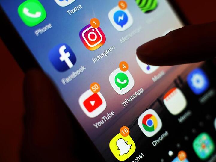 Laut Medienforschern hat Instagram bei den 18- bis 24-Jährigen Facebook und Twitter als Nachrichtenquelle überholt.