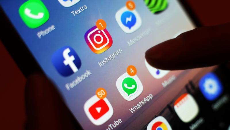 Laut Medienforschern hat Instagram bei den 18- bis 24-Jährigen Facebook und Twitter als Nachrichtenquelle überholt. Laut Medienforschern hat Instagram bei den 18- bis 24-Jährigen Facebook und Twitter als Nachrichtenquelle überholt.