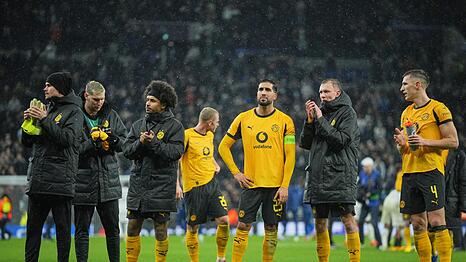 Kalte Dusche: Im verregneten London kassierte Borussia Dortmund eine verdiente Niederlage bei Tottenham Hotspur.