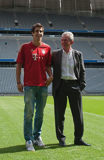 Am Donnerstag um 11.00 Uhr wurde Javier Martínez offiziell vorgestellt. Die Bilder aus der Allianz Arena.