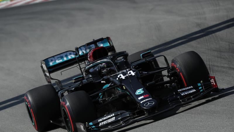 Lewis Hamilton will in Spanien die Pole Position erobern. Lewis Hamilton will in Spanien die Pole Position erobern.