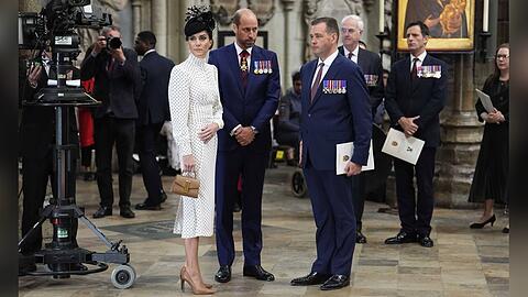 Prinz und die Prinzessin von Wales anlässlich des 80. Jahrestages des "Victory in Europe Day" bei einem Dankgottesdienst in der Westminster Abbey in London.