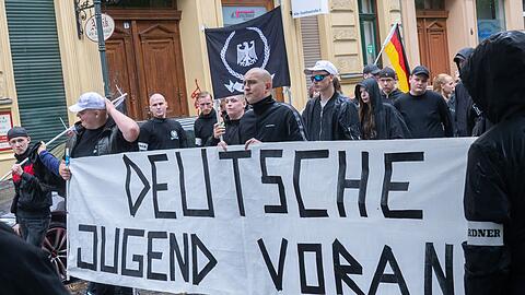 Die Bundesanwaltschaft hat im Mai R&auml;ume von mutma&szlig;lichen Mitgliedern der Gruppen "Jung und Stark" und "Deutsche Jugend Voran" in zw&ouml;lf Bundesl&auml;ndern durchsuchen lassen. Ihnen wird Bildung oder Mitgliedschaft in einer kriminellen Vereinigung vorgeworfen. (Archivfoto)