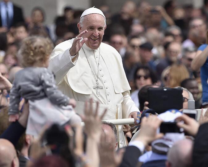 Das von Franziskus verfasste Dokument "Amoris Laetitia - über die Liebe in der Familie" wird von Katholiken in aller Welt mit Spannung erwartet.