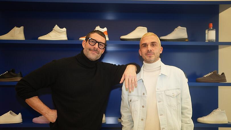 J&ouml;rg Rohwer-Kahlmann und Andreas Klingseisen in ihrem Laden.