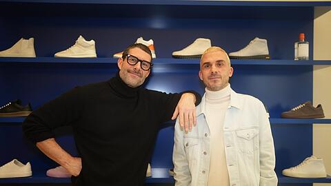 J&ouml;rg Rohwer-Kahlmann und Andreas Klingseisen in ihrem Laden.