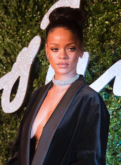 Auf ihrer "Anti World Tour" 2016 gastiert Superstar Rihanna am 7. August im Münchner Olympiastadion. Wir zeigen die schönsten Bilder der mit 210 Millionen verkauften digitalen Tracks bestverkaufenden Digital-Künstlerin aller Zeiten.