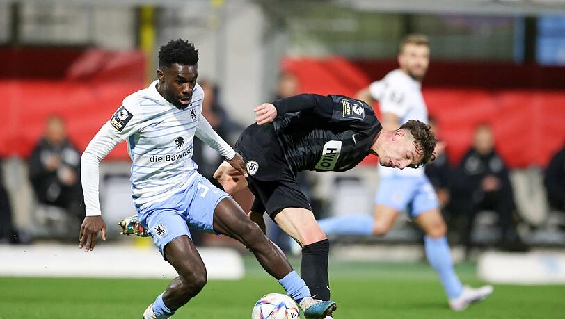Sechzigs Kunstschütze: Jo Boyamba (l.), Torschütze zum 1:1.