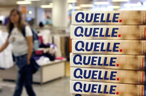 Quelle-Katalog vor der Auslieferung: Mit den Erlösen aus dem Weihnachtsgeschäft will das Unternehmen den 50-Millionen-Kredit zurückzahlen