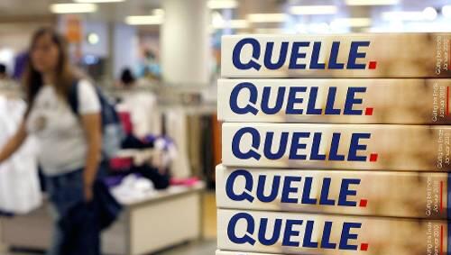 Quelle-Katalog vor der Auslieferung: Mit den Erlösen aus dem Weihnachtsgeschäft will das Unternehmen den 50-Millionen-Kredit zurückzahlen Quelle-Katalog vor der Auslieferung: Mit den Erlösen aus dem Weihnachtsgeschäft will das Unternehmen den 50-Millionen-Kredit zurückzahlen