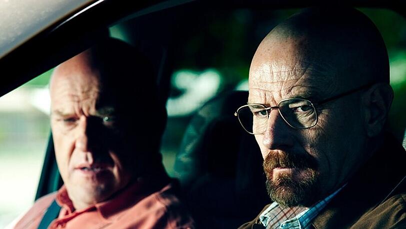 Schauspieler Bryan Cranston (57) verkörpert Walter White (r.) in Breaking Bad Schauspieler Bryan Cranston (57) verkörpert Walter White (r.) in Breaking Bad