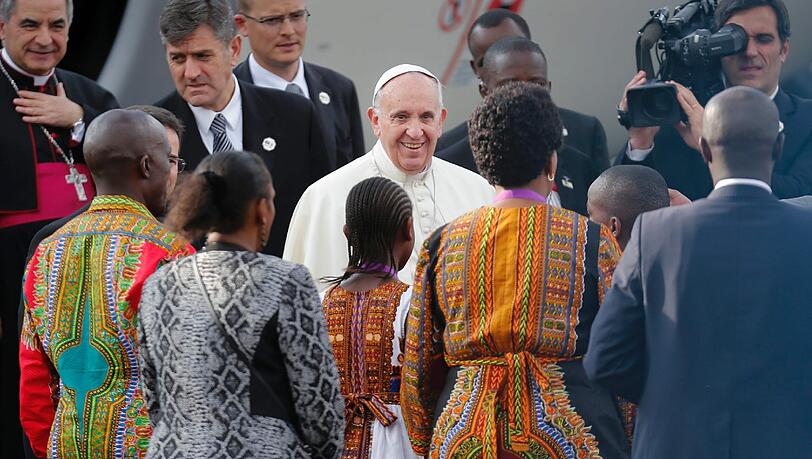 Papst Franziskus sieht die Religionsgruppen als Brüder. Papst Franziskus sieht die Religionsgruppen als Brüder.